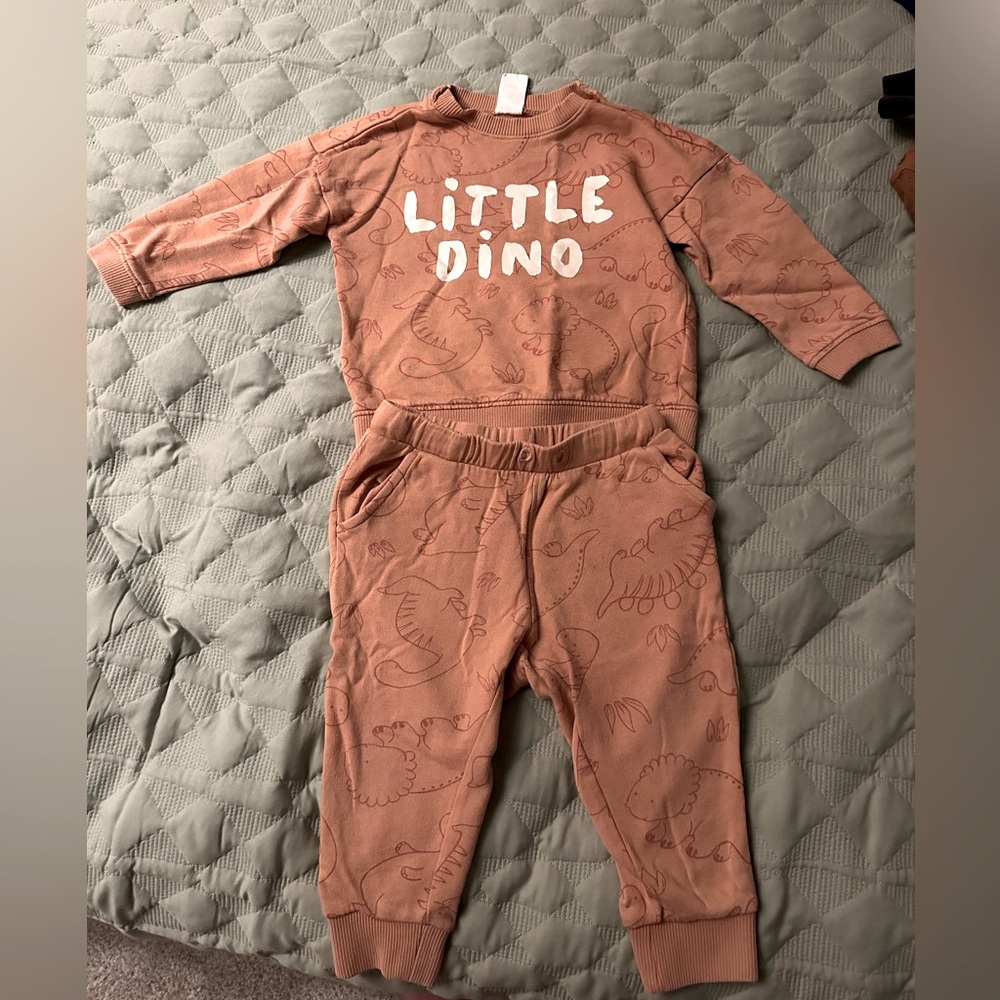 H&M baby sweatsuit set size 12 month